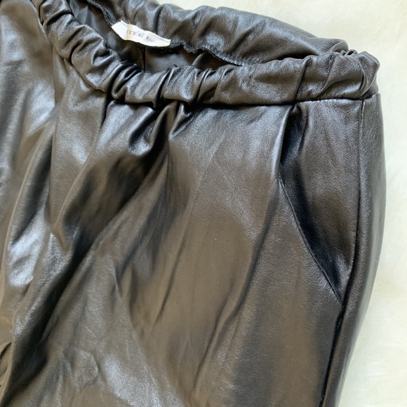 SOLD⚡️faux leather joggers pants elastic waist - Picture 4 of 8